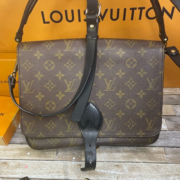 Louis Vuitton Cartouchiere and Wallet - Picture 2 of 14